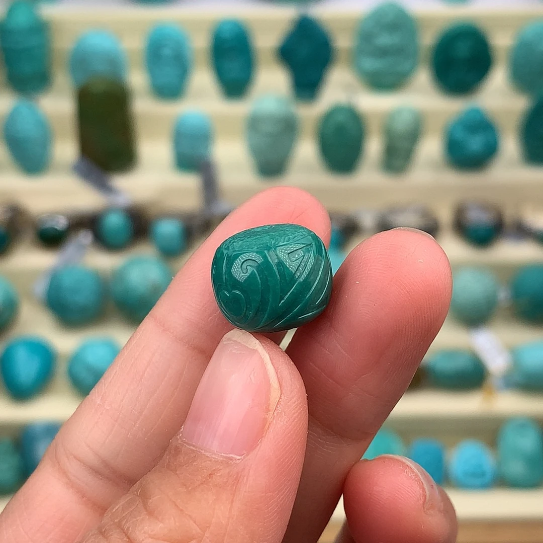 绿松石未镶嵌珠宝奇石13