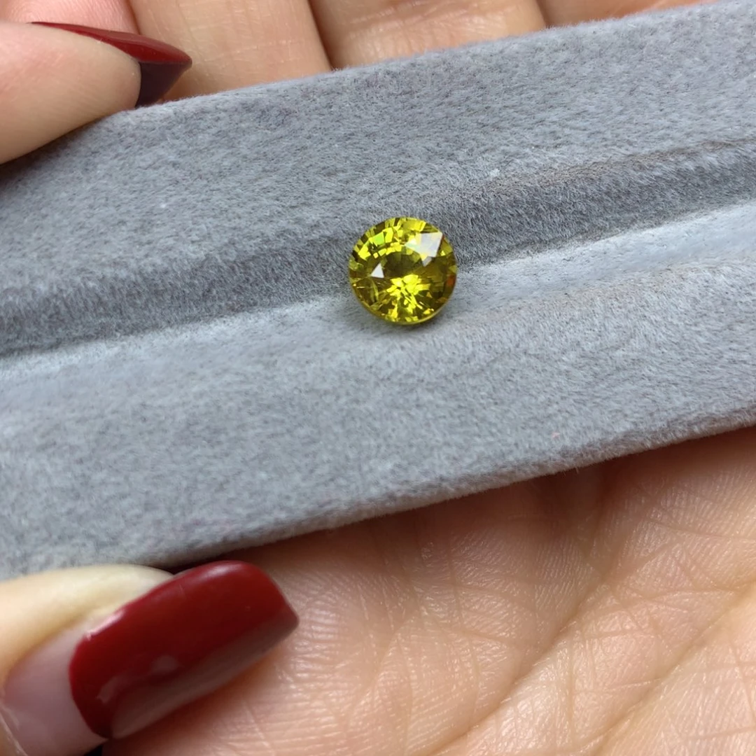 蓝宝石裸石未镶嵌圆7.5黄蓝宝