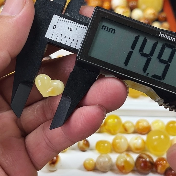 琥珀颈饰未镶嵌47