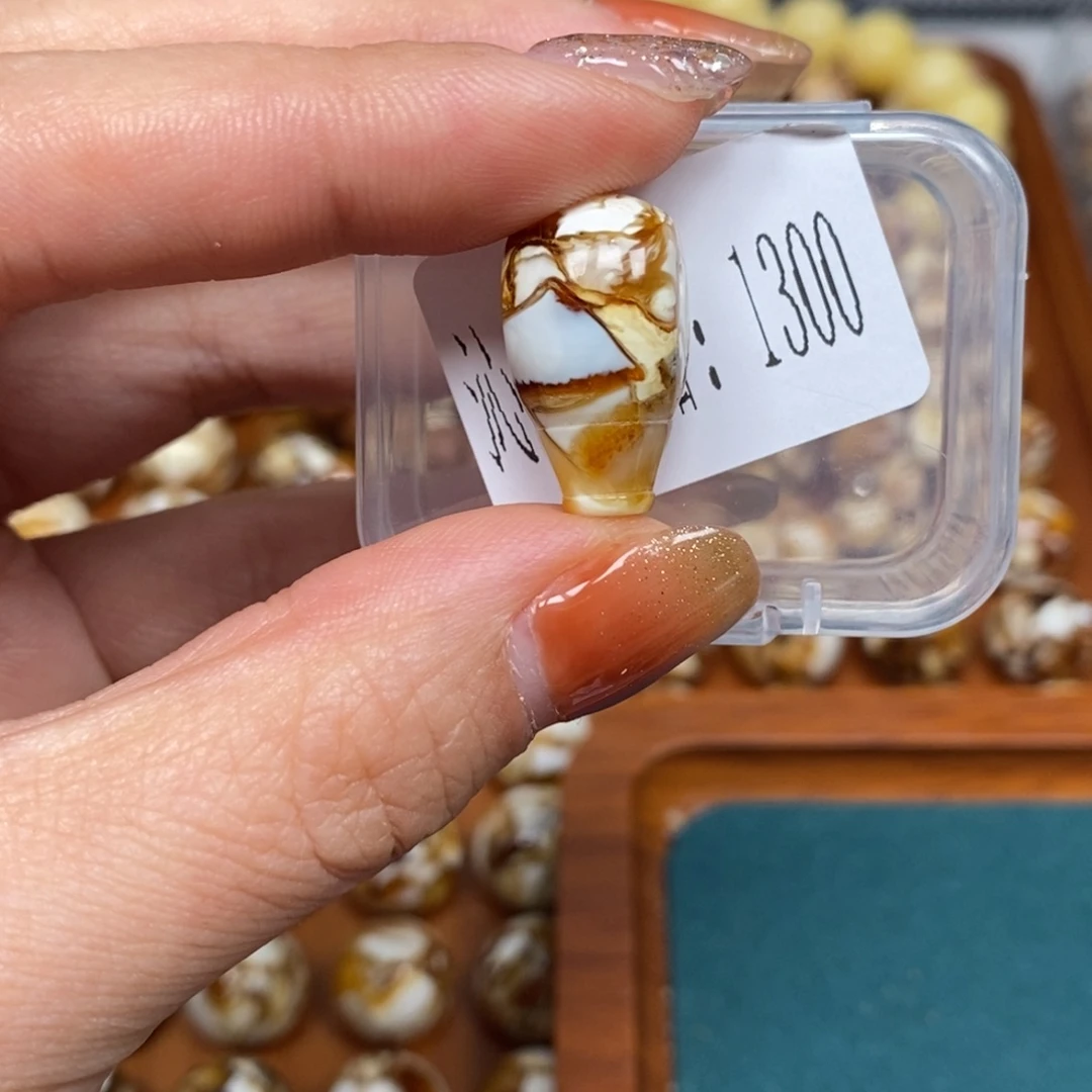 把件猴头核桃沁色圆珠老型1300