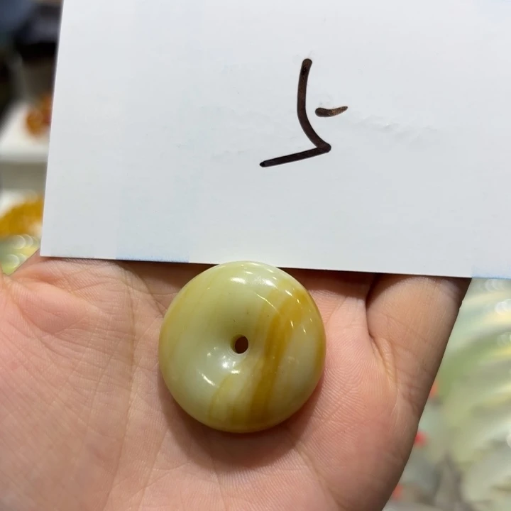 未镶嵌岫玉手镯天然