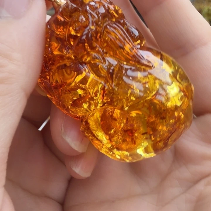 琥珀未镶嵌珠宝奇石