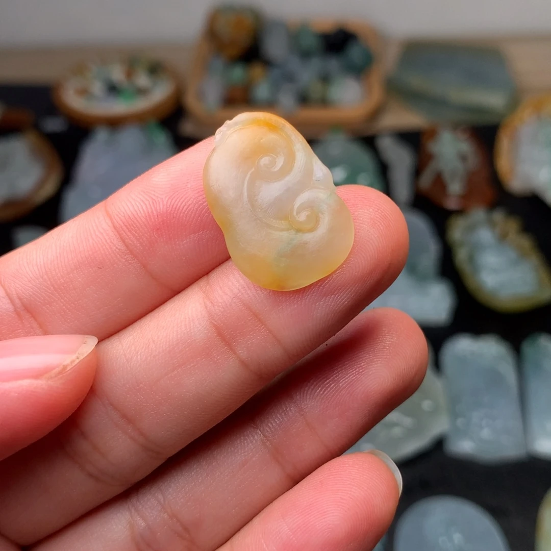 定制翡翠未镶嵌静****)如意