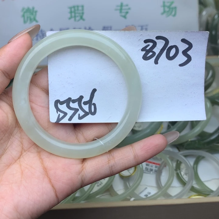 未镶嵌手镯和田玉