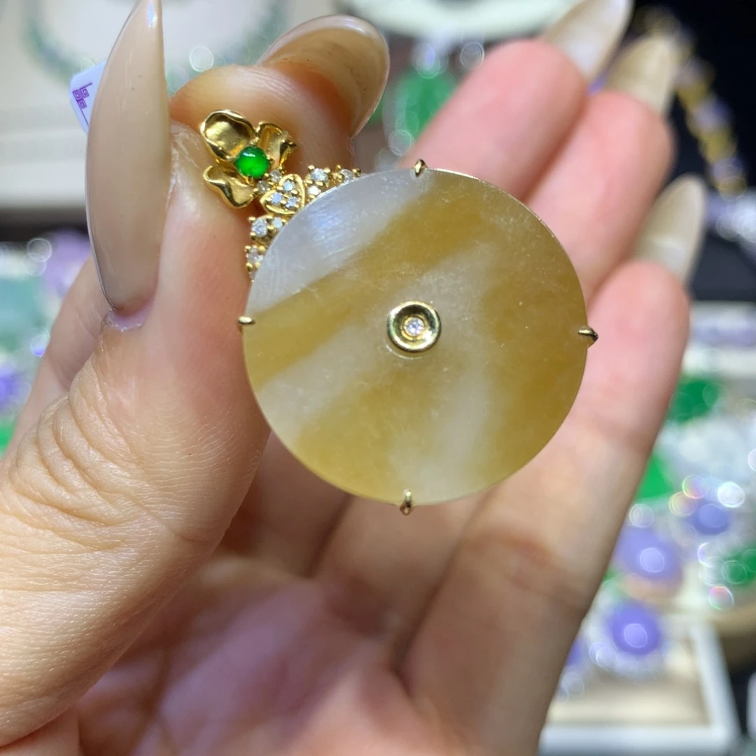 翡翠18K金镶嵌颈饰