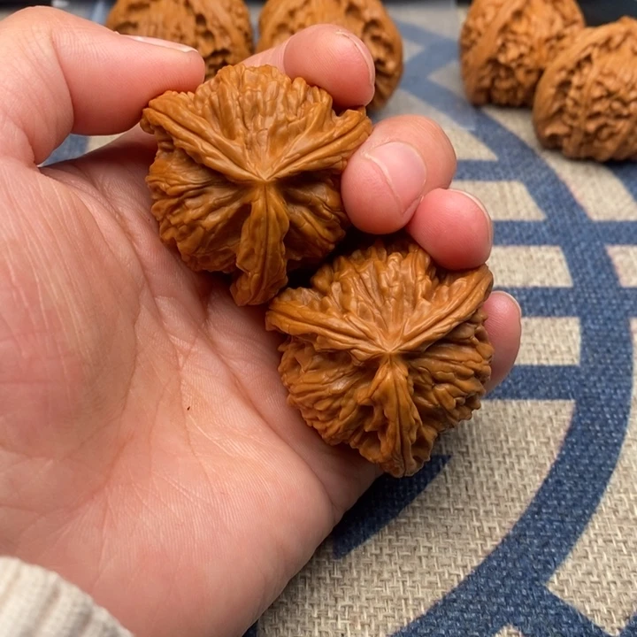 吊坠文玩核桃昵***置三棱