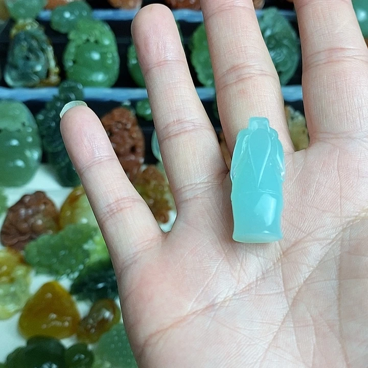 未镶嵌蛇纹石玉颈饰