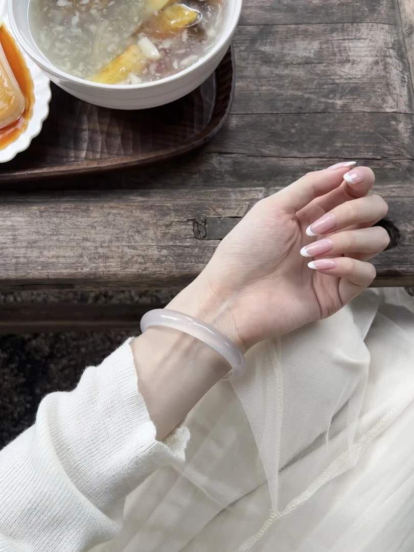 天然玛瑙玉髓冰种手镯白月光荔枝冻手镯