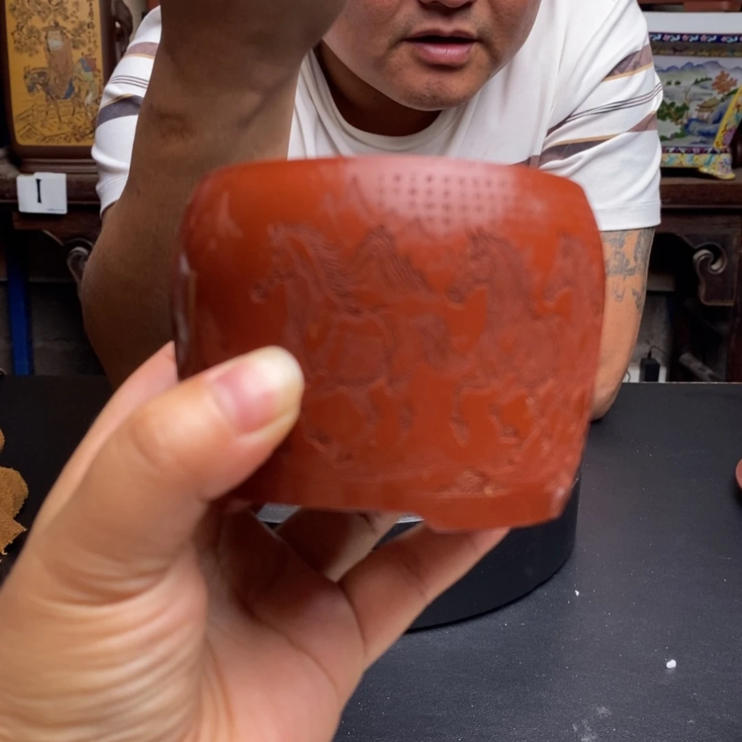 紫砂货号一只八骏图