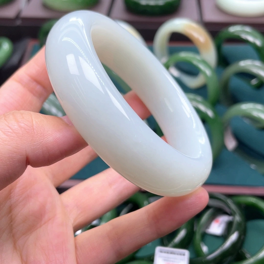 和田玉未镶嵌手镯6061