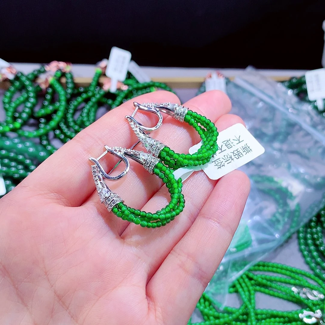 高***店翡翠未镶嵌毛衣链