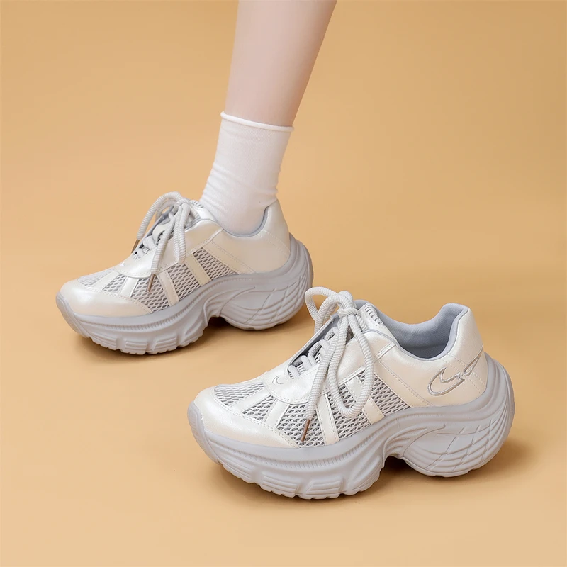 增高10厘米2025爆款时尚女士运动鞋休闲运动厚底增高透气百搭网面