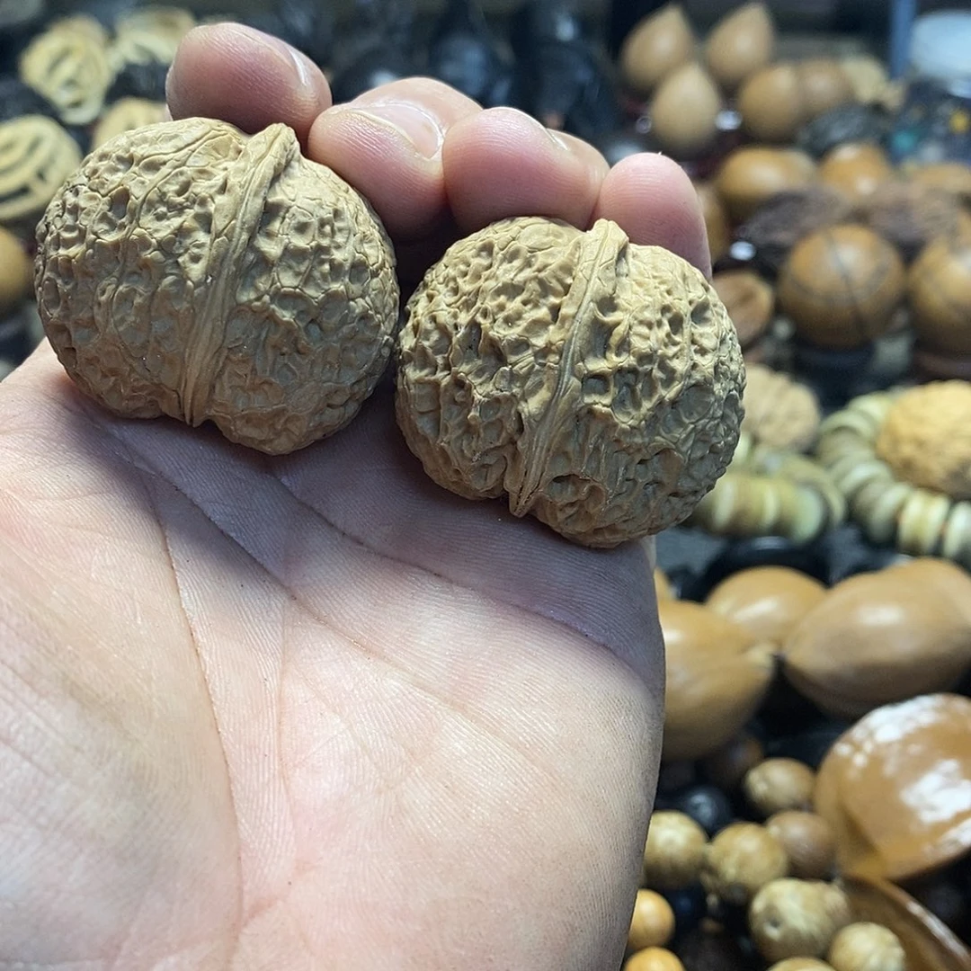 吊坠橄榄核铁核桃半壁