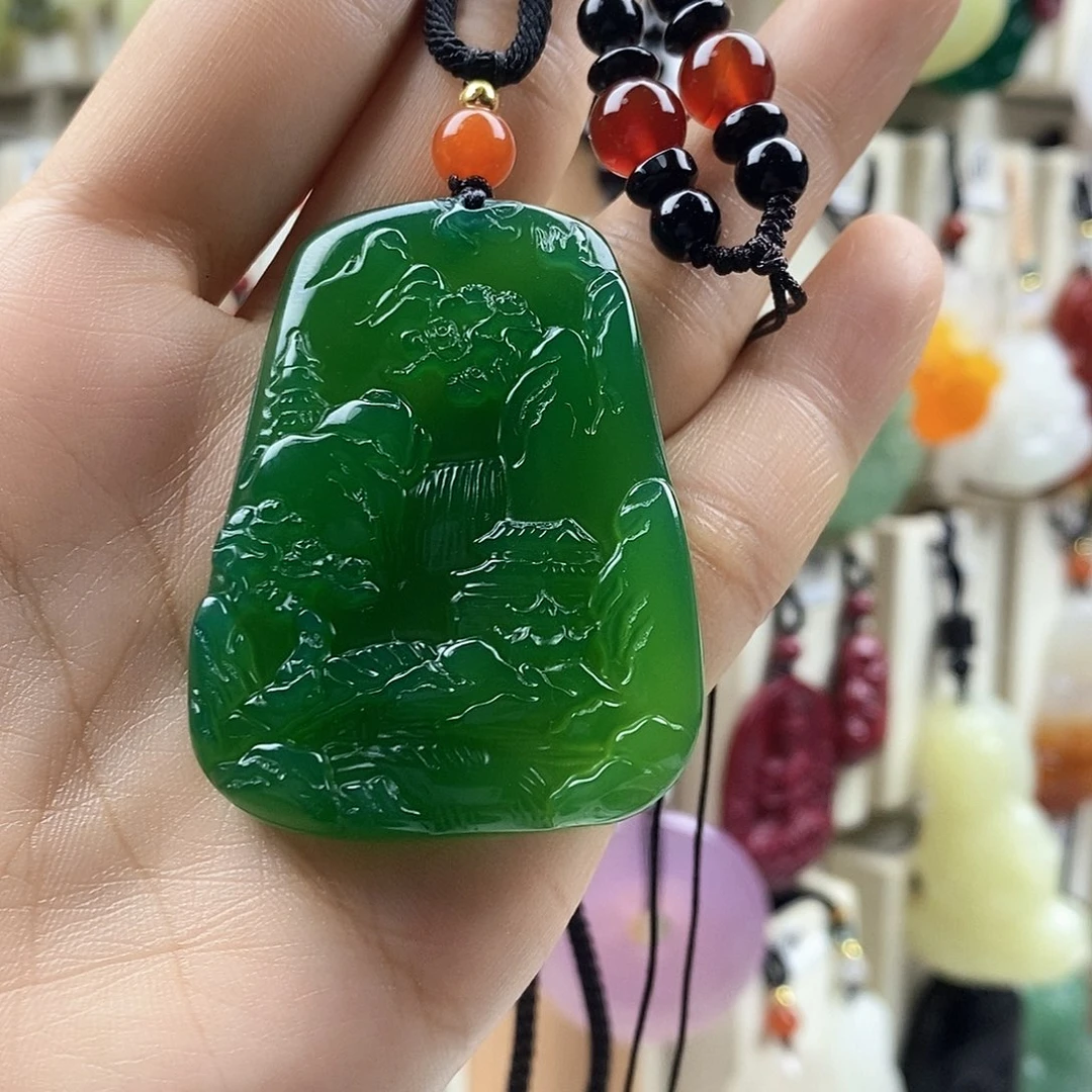 张***哥颈饰未镶嵌石英质玉