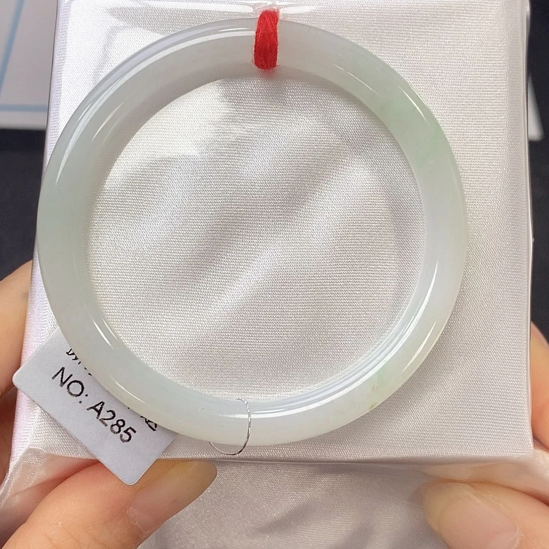 翡翠未镶嵌手镯（圆镯）53