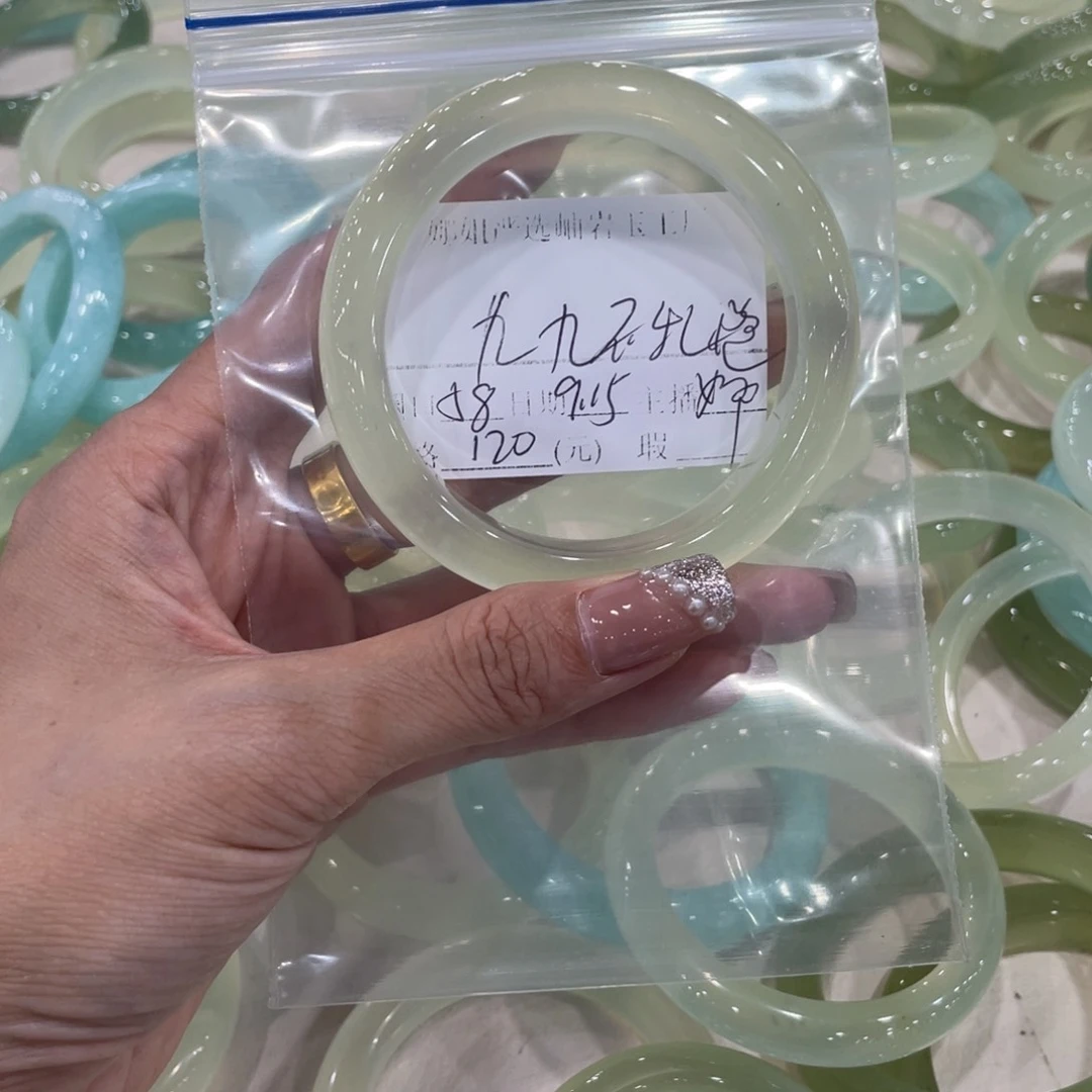 未镶嵌蛇纹石玉手镯九****啦