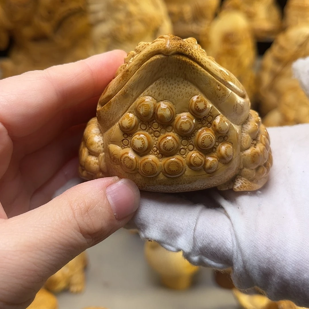 竹宇***助竹根的雕刻艺术