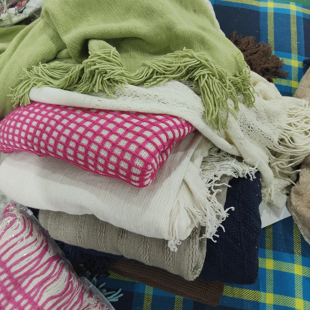 《云云家》各式各样披肩围巾盖毯大小颜色不挑拍一发二难免微瑕