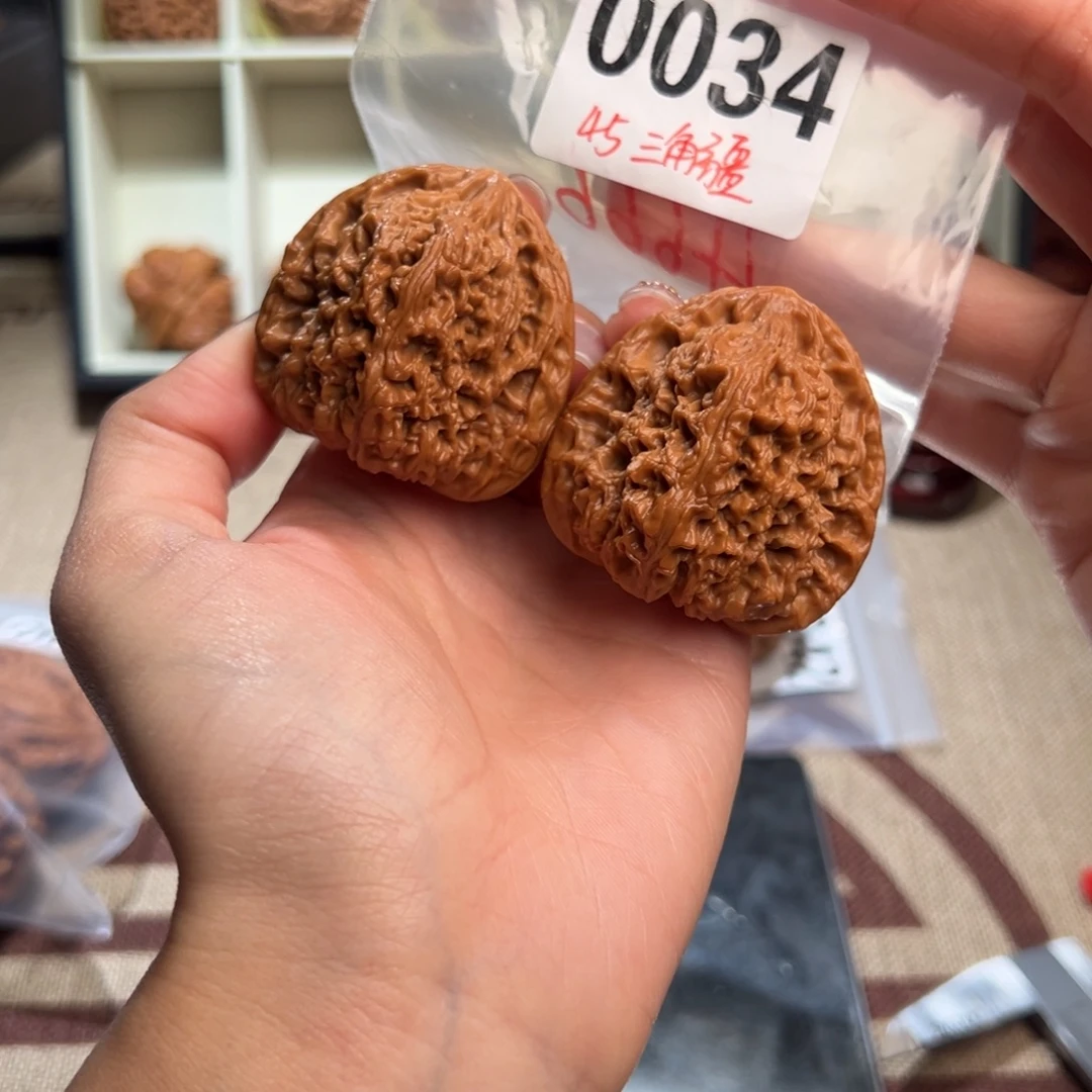 1***745全品三角疆文玩核桃