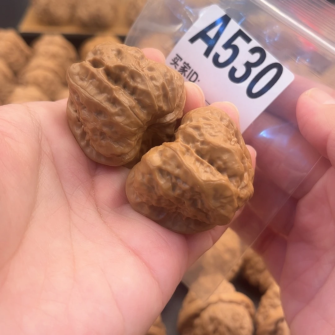 桃核把件l****s蛙蛙福利40