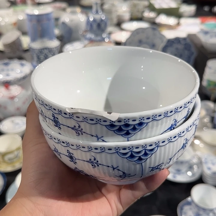 两个面碗面碗面碗