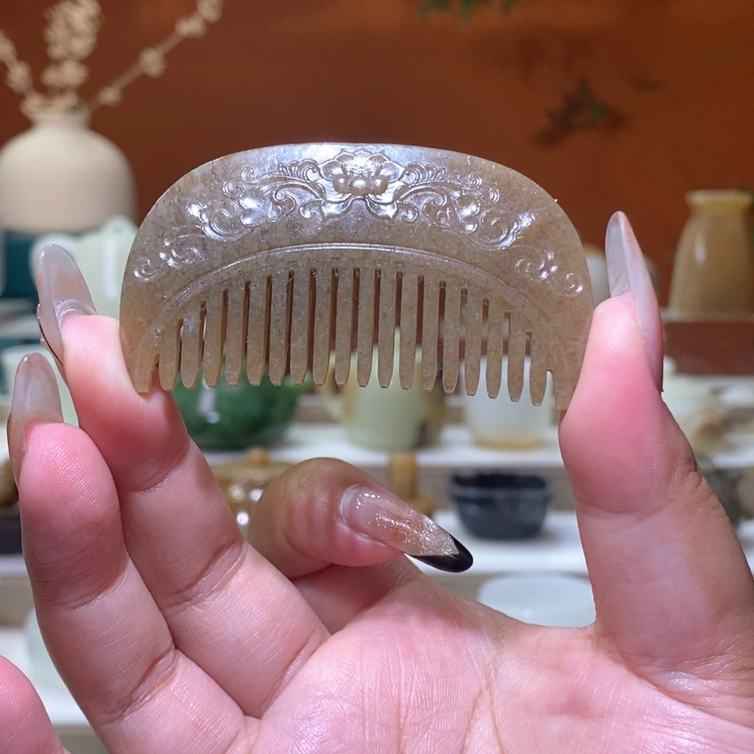 未镶嵌和田玉挂件且末纯糖玉梳福利