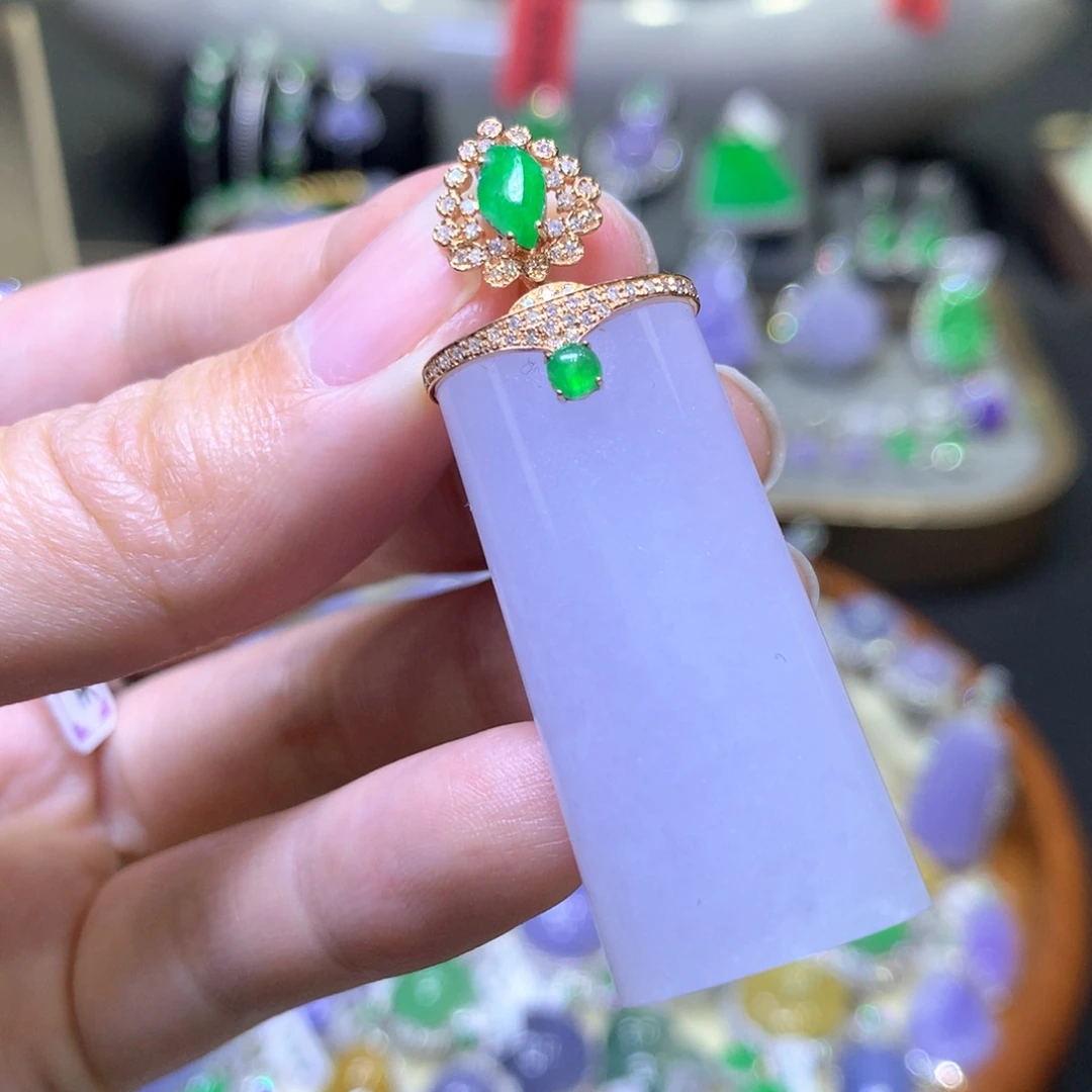 【闪购商品】翡翠颈饰18K金镶嵌翡翠吊坠项链