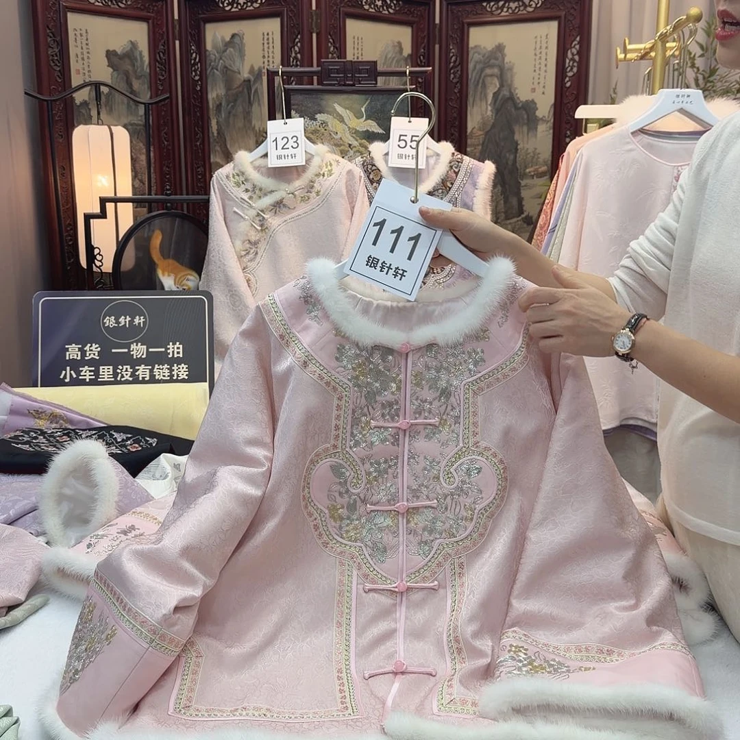 我***娟非遗传承人的精神风貌