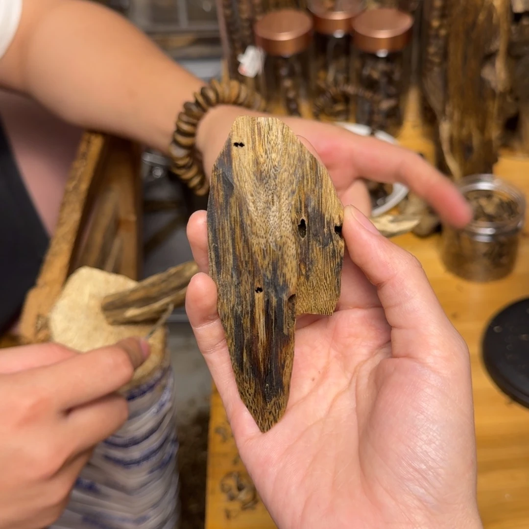 沉香碎屑沉香白棋块料12克