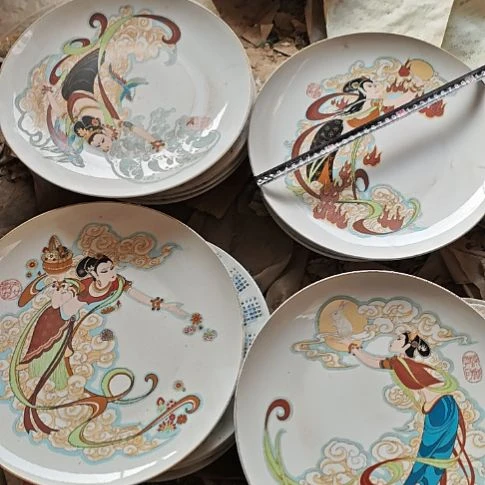 库存微瑕飞天盘子一套直径31厘米