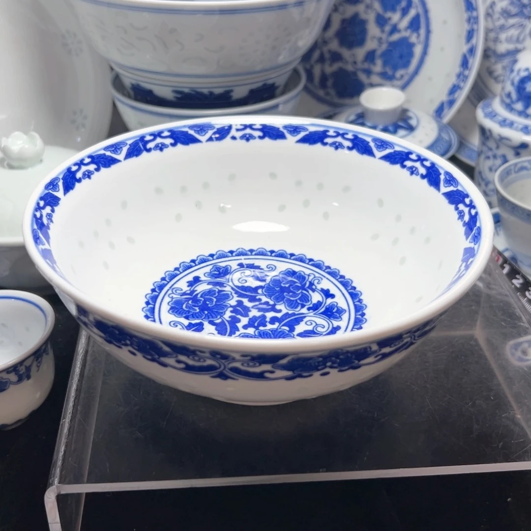碗青花玲珑七寸牡丹花面碗