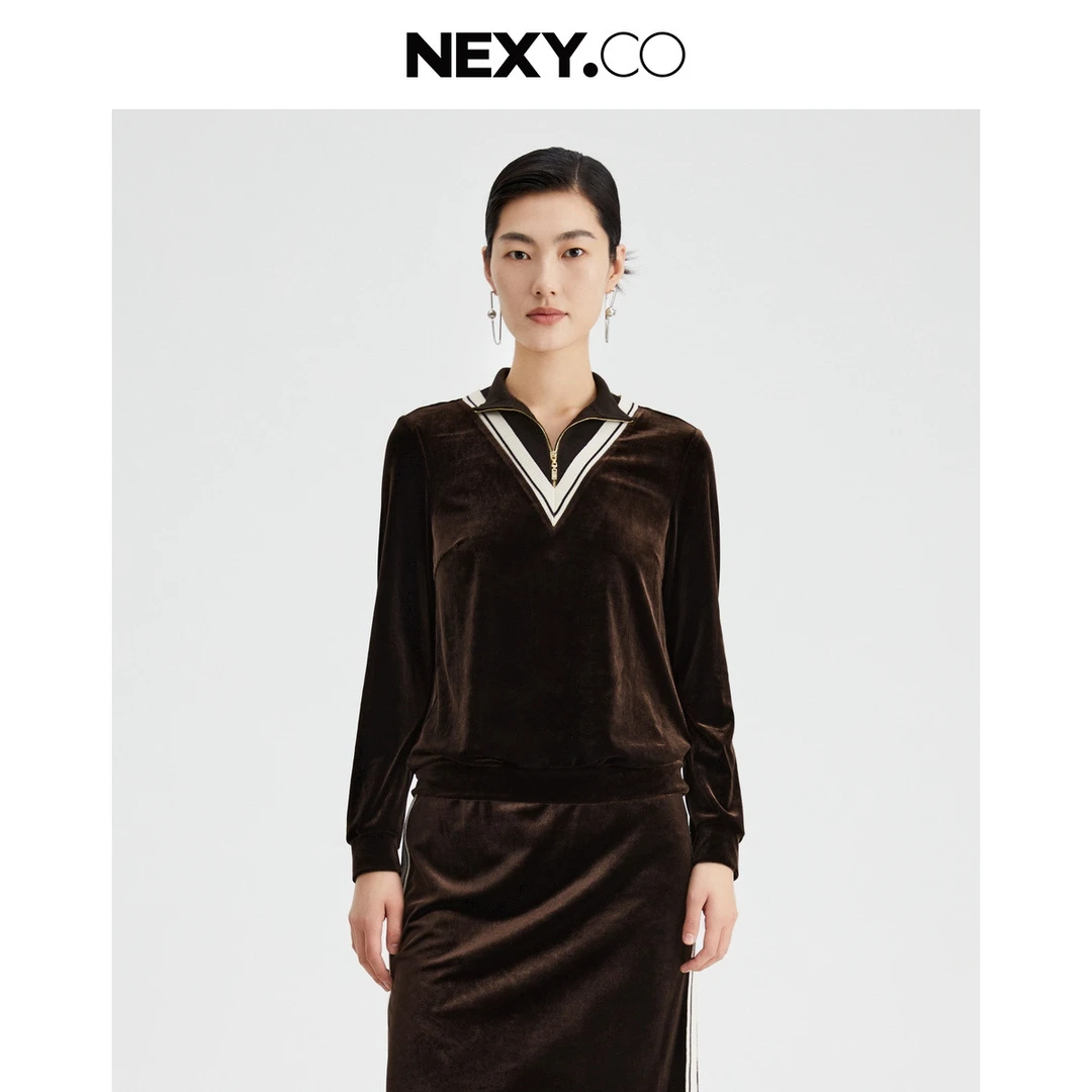 【晨粉专享价】2024年秋季休闲翻领设计套头长袖卫衣女XD02116A7