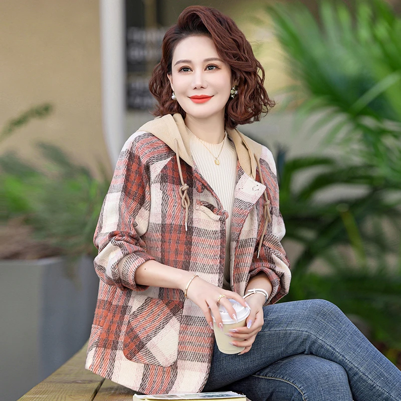 宽松休闲连帽妈妈装外套春秋新款中老年女装时尚洋气百搭气质夹克