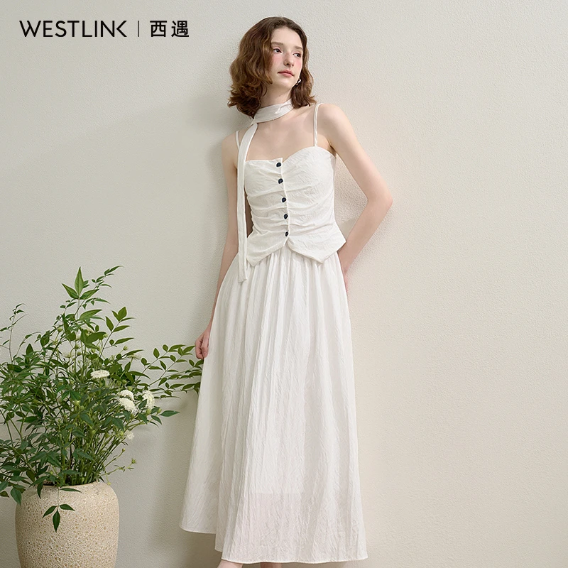 西遇a字半身裙套装女2025夏季新款白色单排扣压褶吊带背心两件套