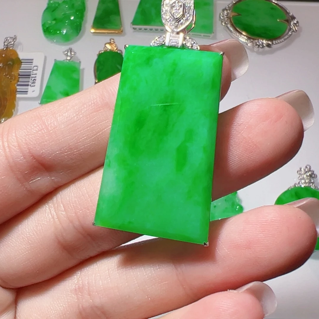18K金镶嵌挂件翡翠翡翠