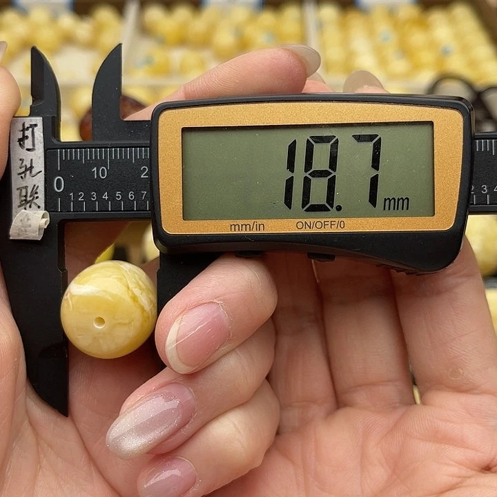 裸石琥珀未镶嵌执*蜜蜡老型微瑕鸽