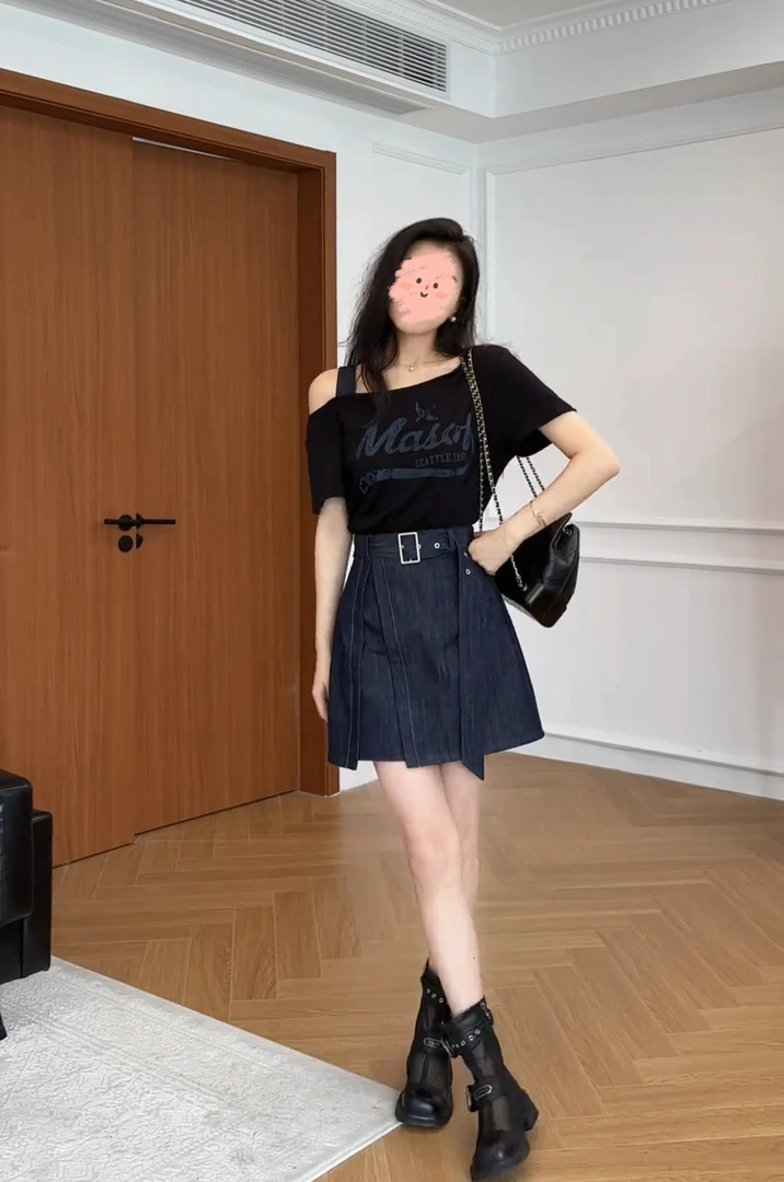 镜头焦点假两件单肩斜肩印花拼接收腰连衣裙夏季设计感