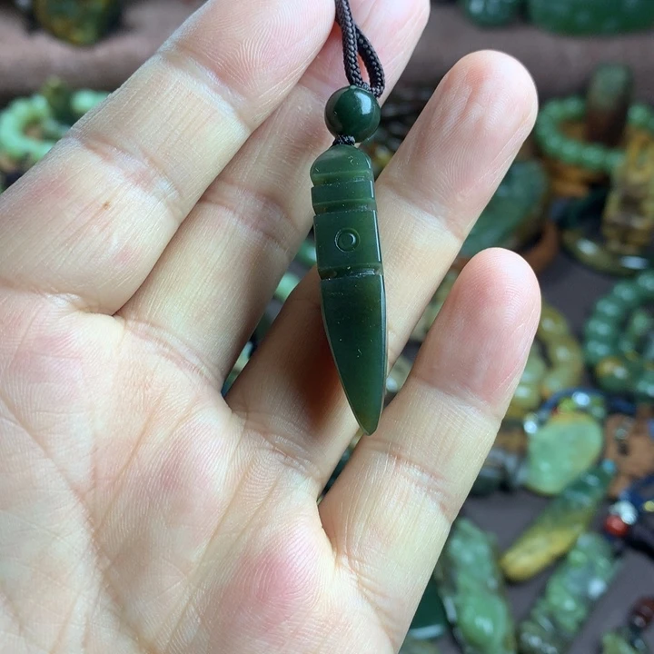 透闪石质玉未镶嵌吊坠(赠链)