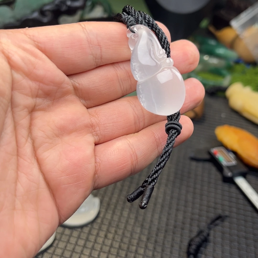 石英质玉（非洲翠）未镶嵌颈饰