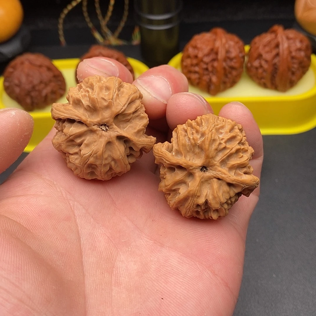 有***年文玩核桃把件苹果36