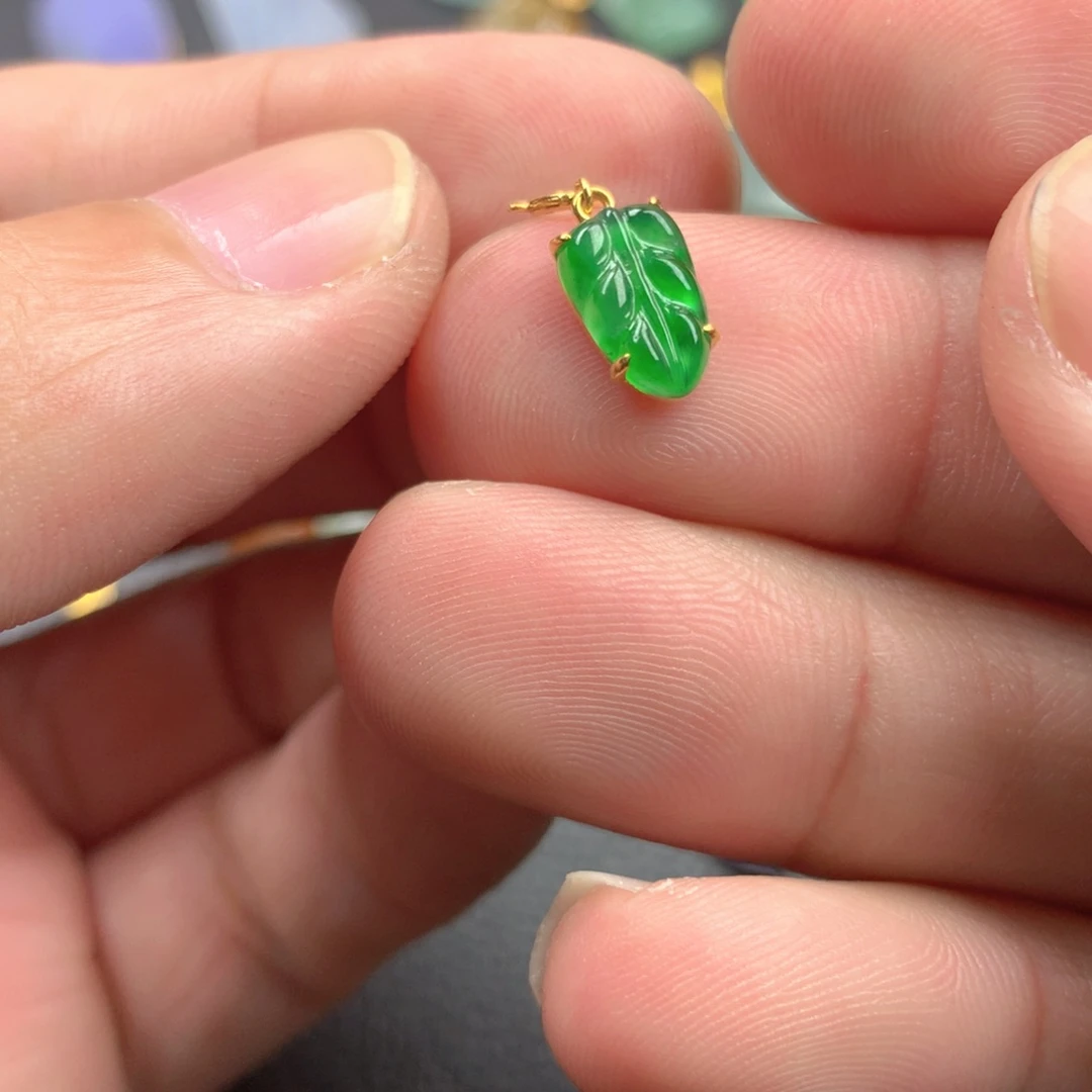 【闪购商品】颈饰18K金镶嵌翡翠翡翠