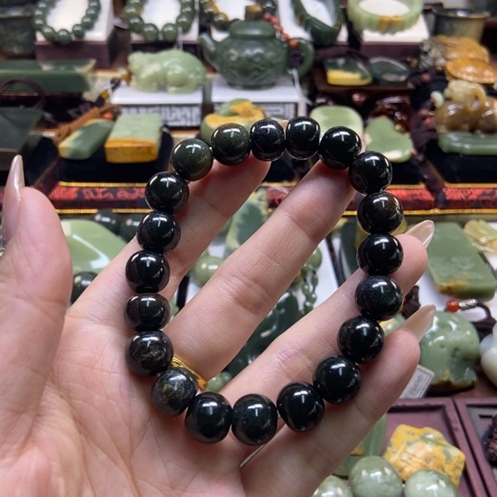 未镶嵌手串岫岩河磨玉（透闪石质玉）