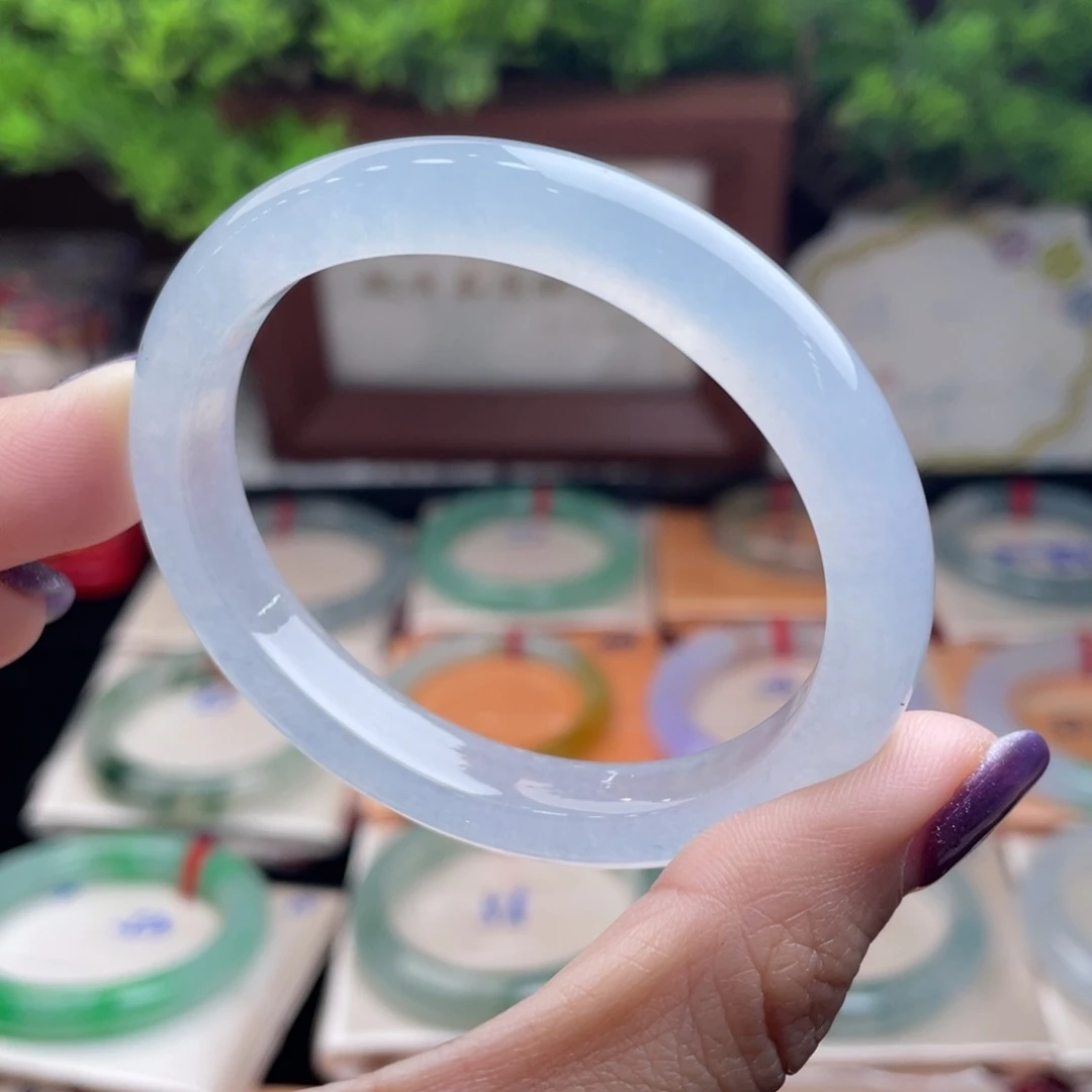 翡翠未镶嵌手镯18号 52+贵妃 炸光冰条