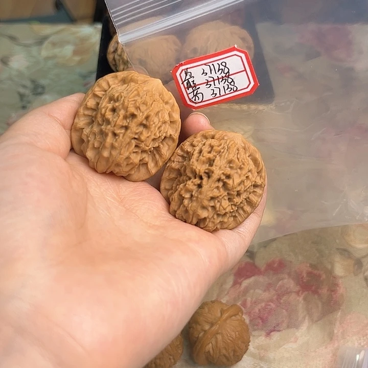 文玩核桃把件非嫁接马老四