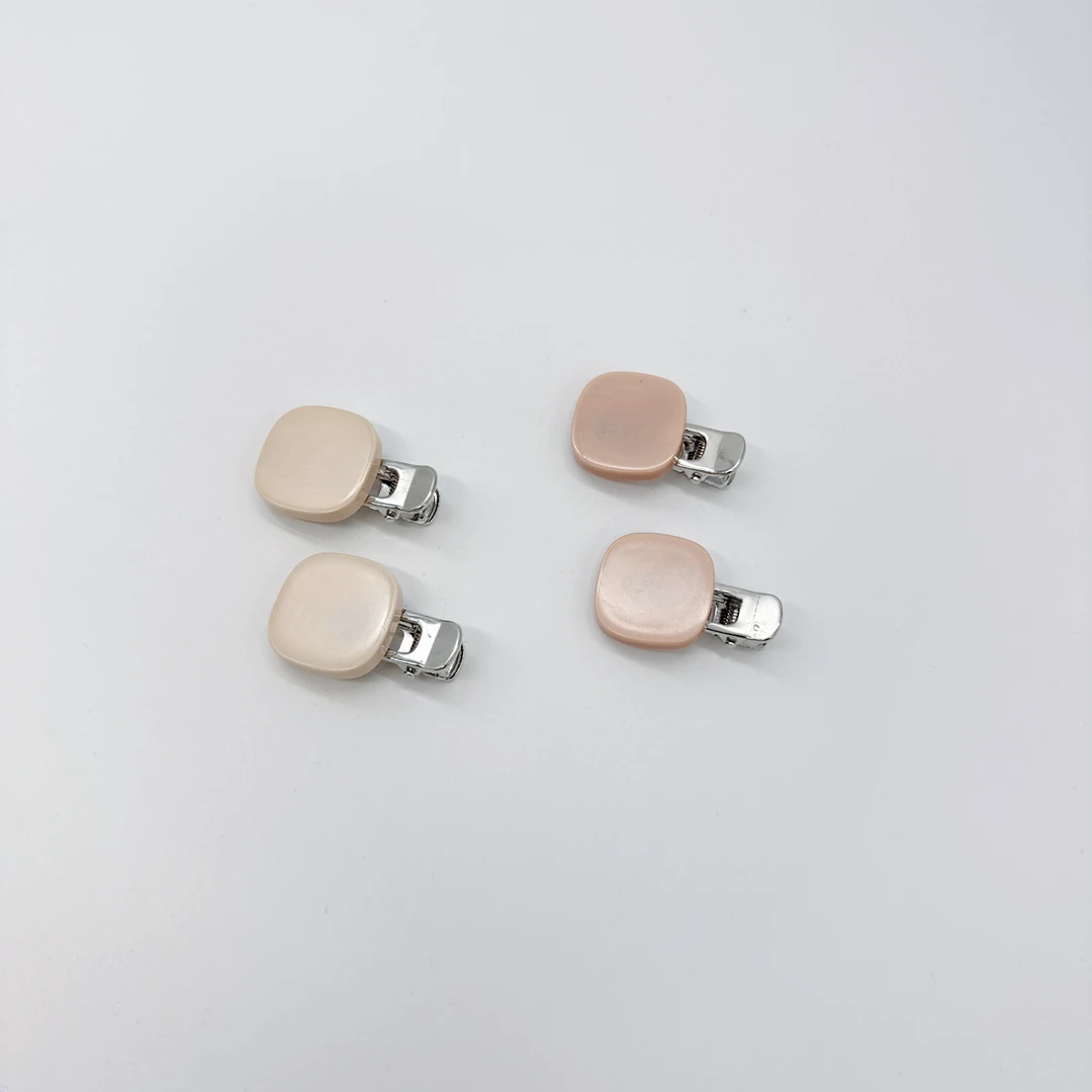 Mi33  亮钻字母方形鸭嘴夹 Y04062C2-3