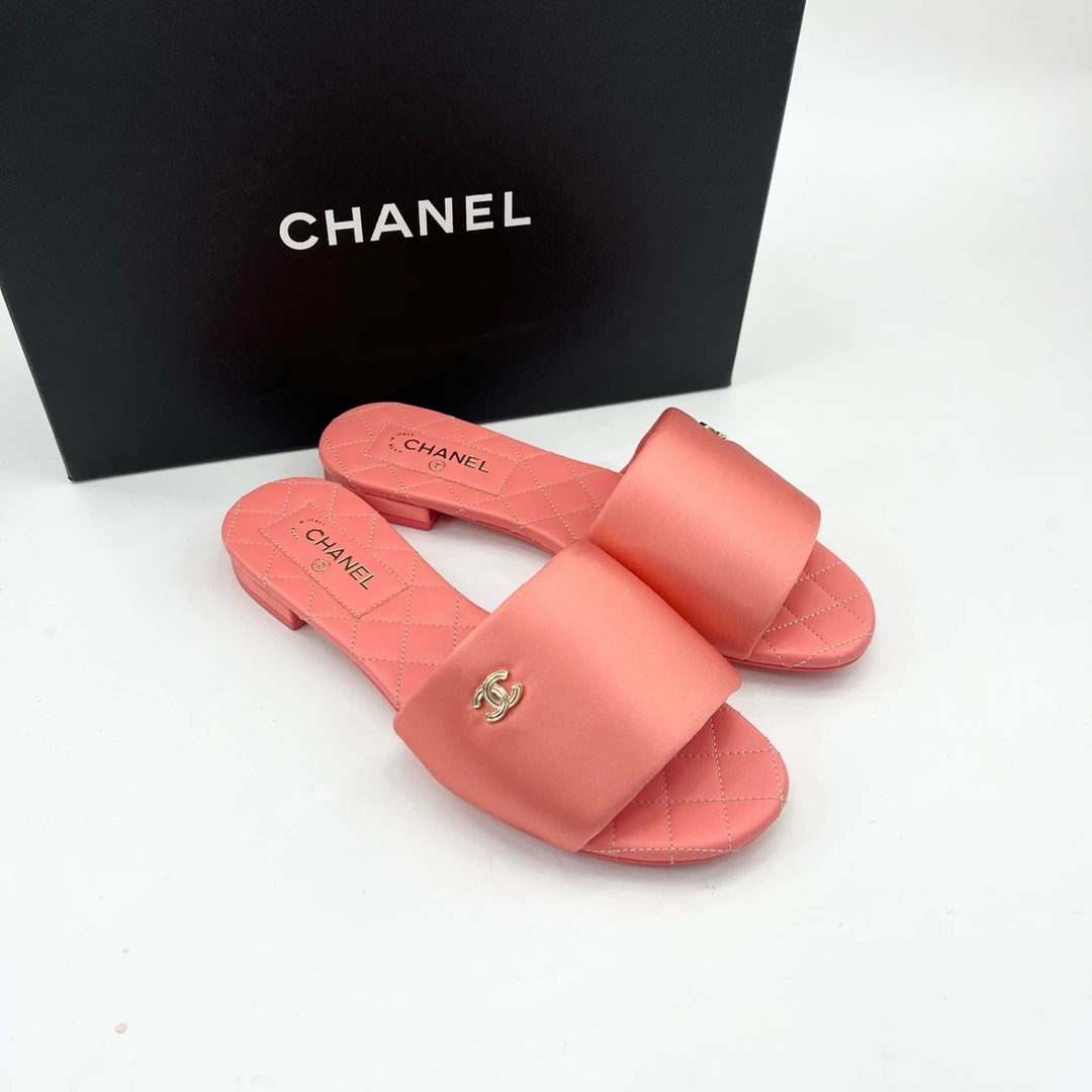 全新未使用 Chanel/香奈儿 chanel/37码/蜜桃粉缎面拖鞋/pp426452