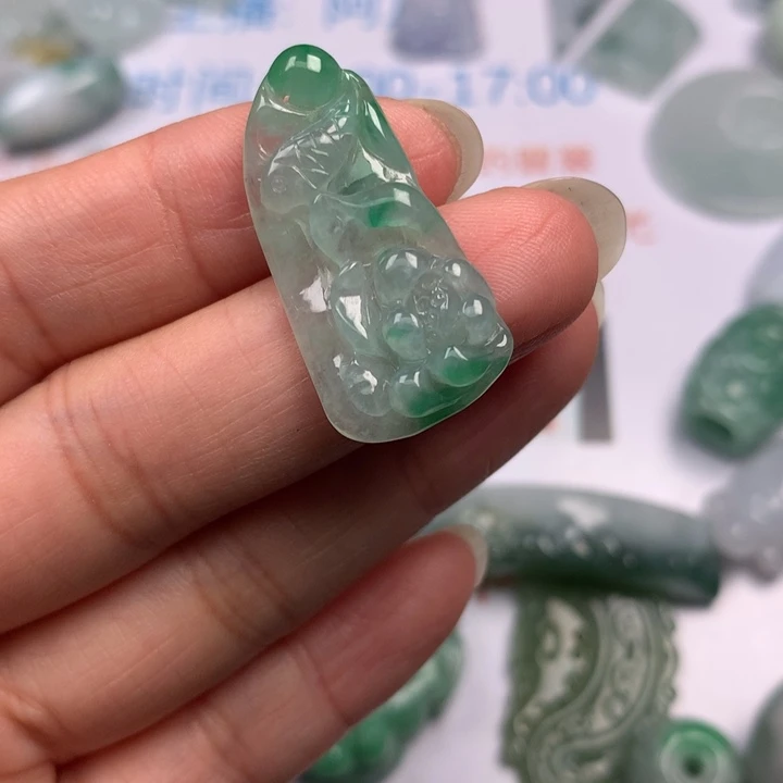 翡翠未镶嵌颈饰翡翠