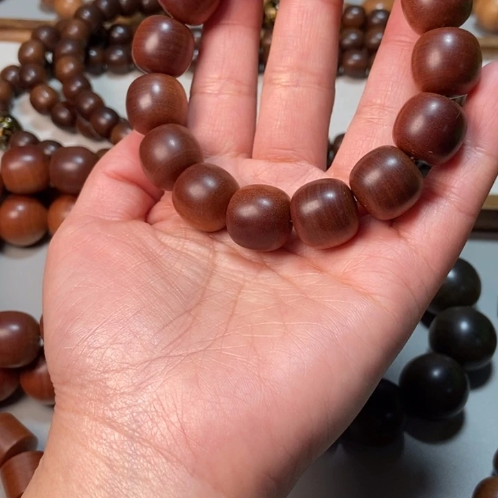 阿***平檀香木老山檀香红肉1.5*1.6，焦糖奶甜香