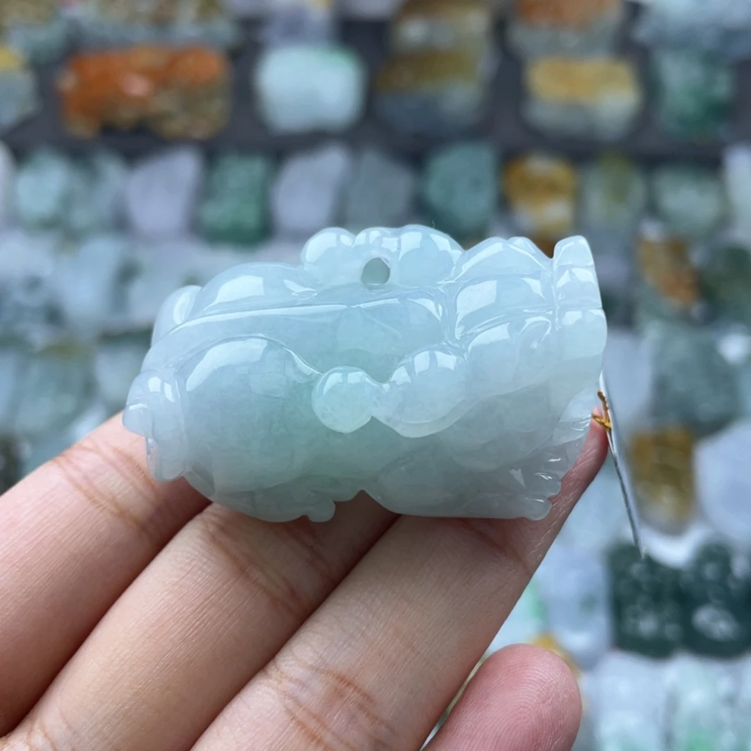 颈饰未镶嵌翡翠貔貅