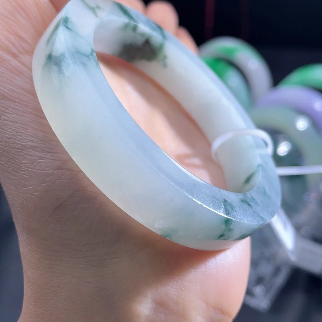 未镶嵌翡翠手镯定制翡翠